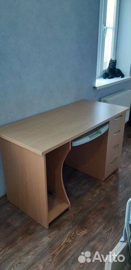 Компьютерный стол