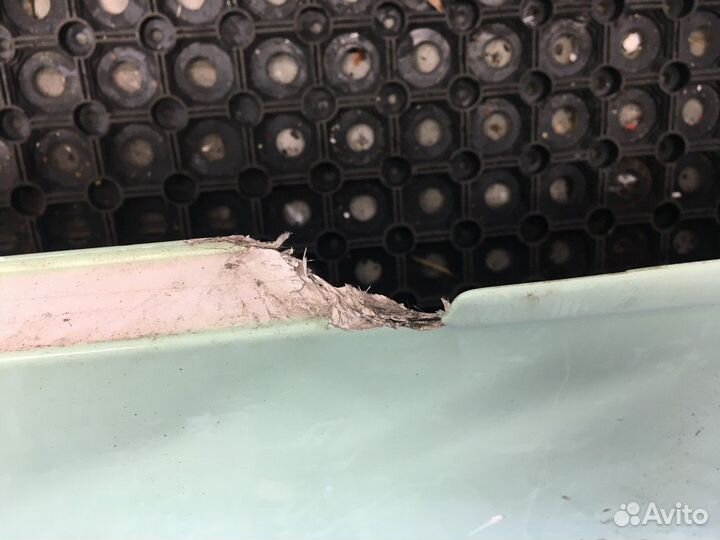 Спойлер кабины левый Renault Magnum