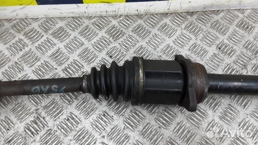 Привод передний правый toyota avensis T27 (95X06N1