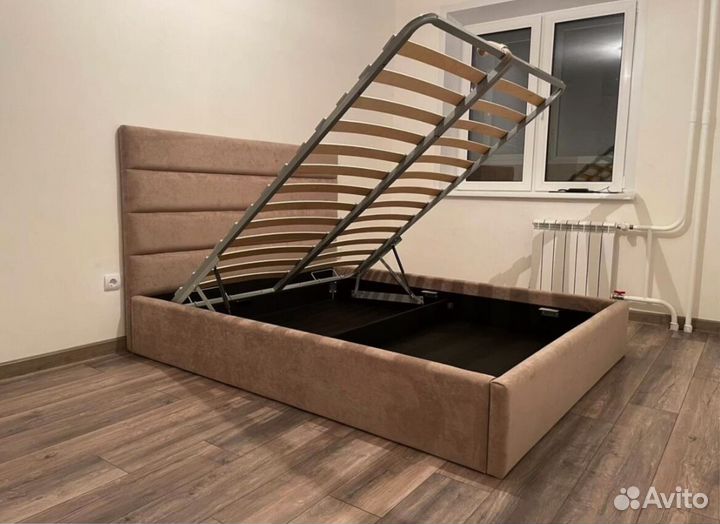 Кровать с изголовьем