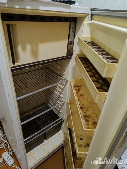 Холодильник бу Снайге -15Е