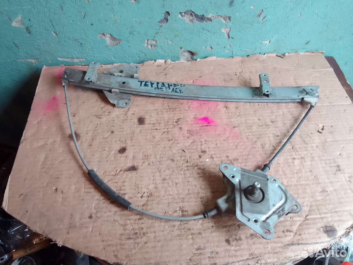 Перед. лев. мех. Стеклоподьемник Ниссан Террано 1