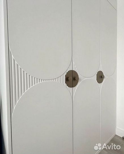 Шкафы распашные на заказ