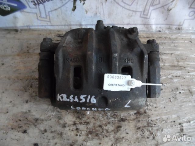 Суппорт передний левый Kia Sorento I BL