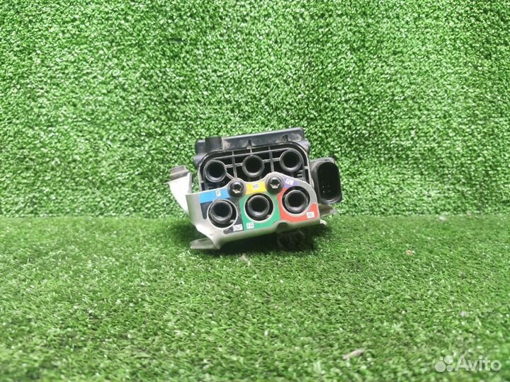 Блок клапанов пневмоподвески порше каен 958