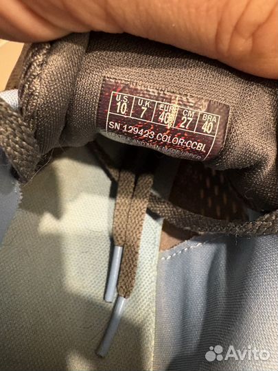 Кроссовки женские