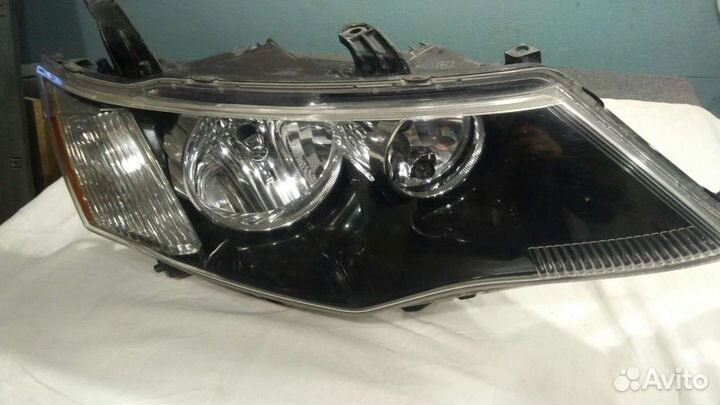 Фара Mitsubishi Outlander xl