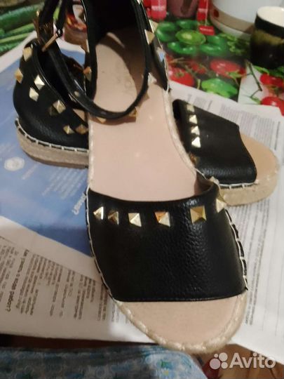 Сандалии летние