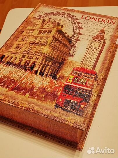 Книга-сейф London
