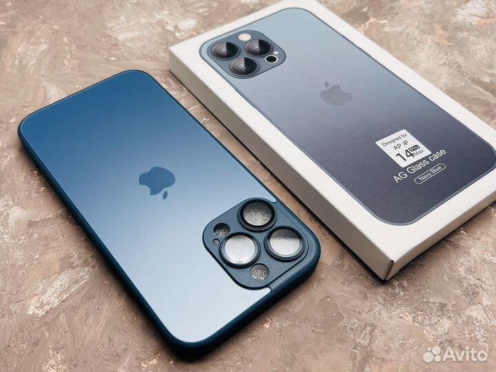 Чехол на iPhone 14