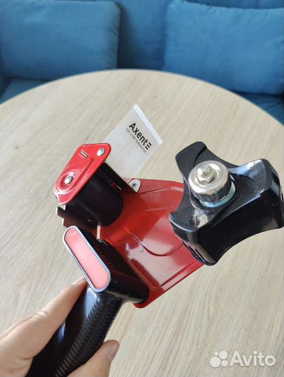 Диспенсер для скотча