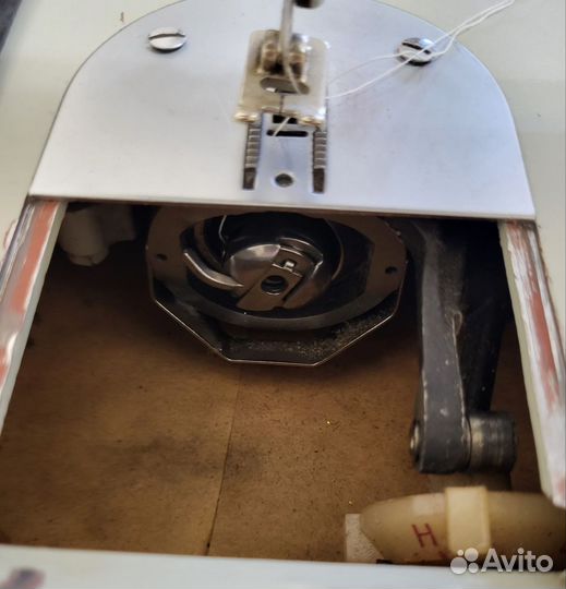 Швейная машинка Подольск 142