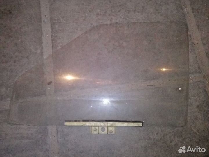 Переднее правое стекло ваз 2109