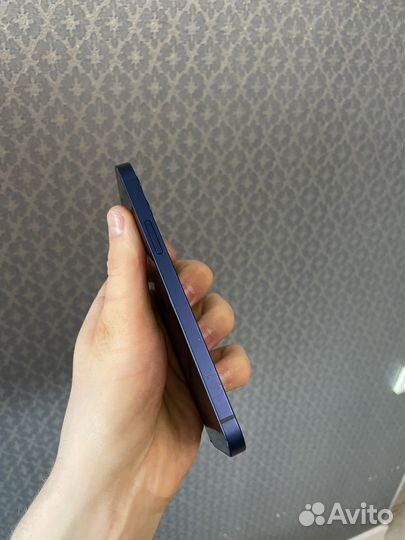 iPhone 12, 64 ГБ