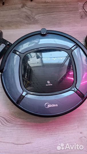 Робот пылесос midea