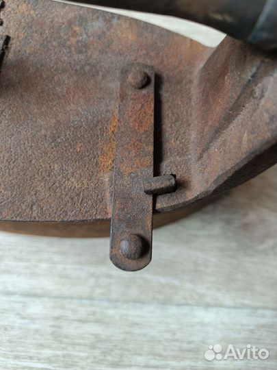 Утюг с трубой угольный старинный
