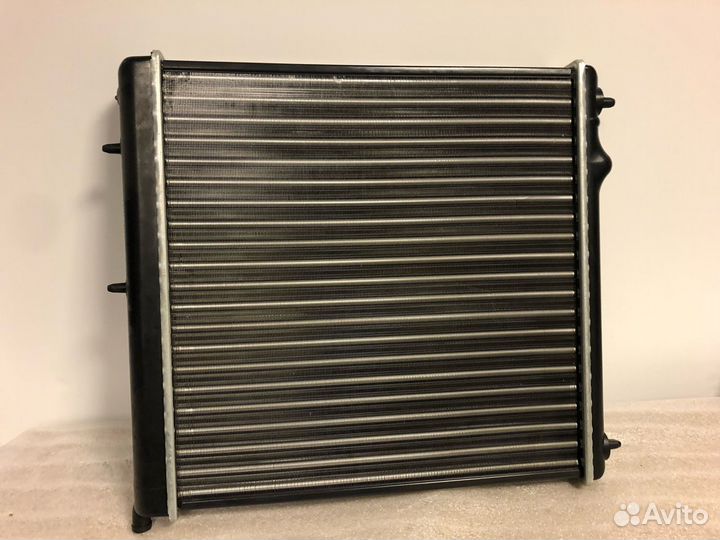 Радиатор охлаждения citroen berlingo 1.6