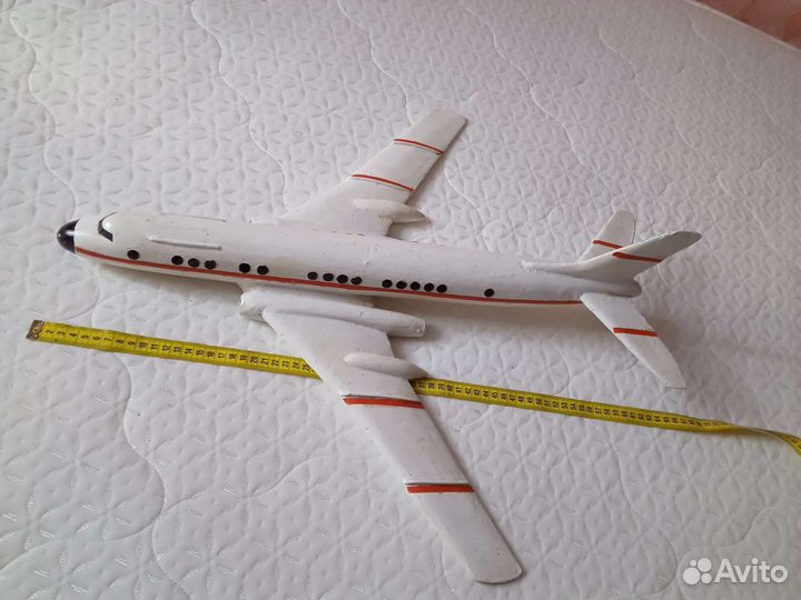 Модель самолёта Ту-124
