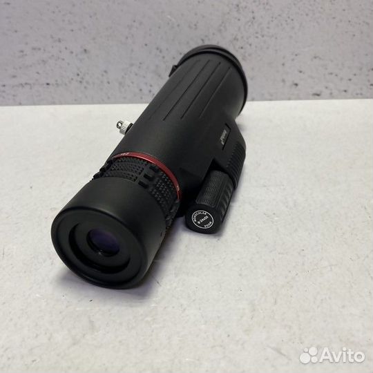 Монокуляр Levenhuk 8-24x50