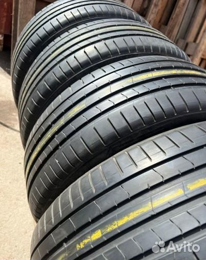 Pirelli P Zero PZ4 235/50 R19