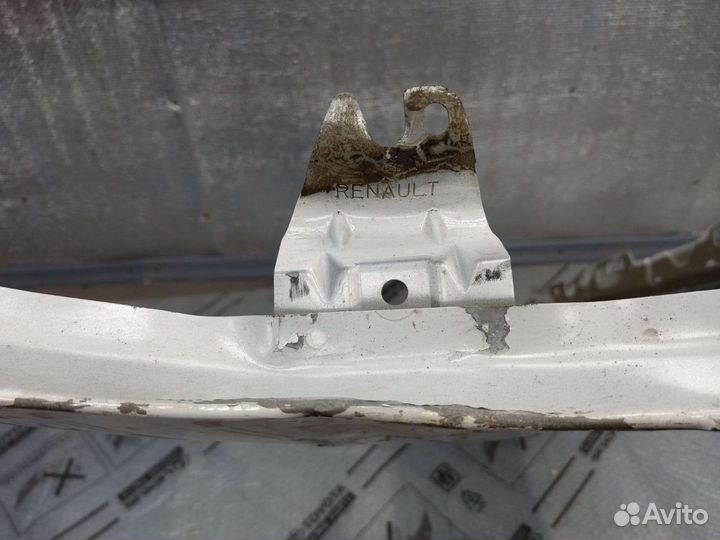 Крыло переднее правое largus logan