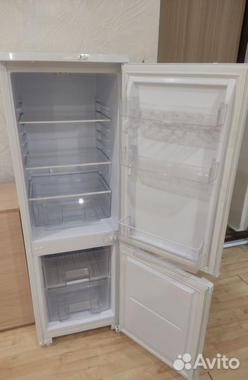 Холодильник бирюса