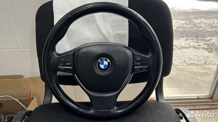 Руль на bmw f10 2010 год