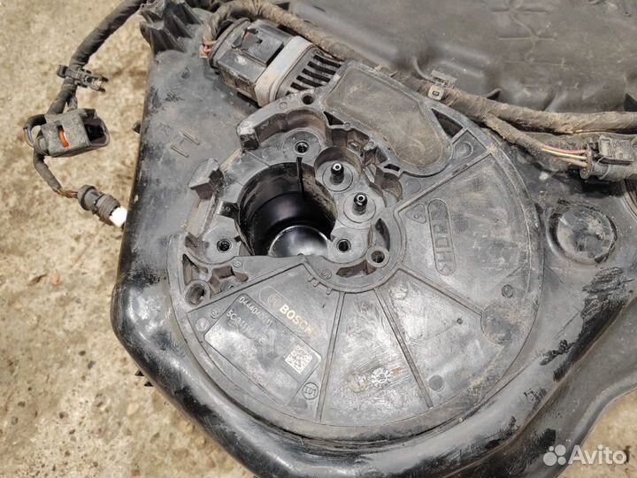 Бак AdBlue Volkswagen Amarok рест. 2018 2H6131877