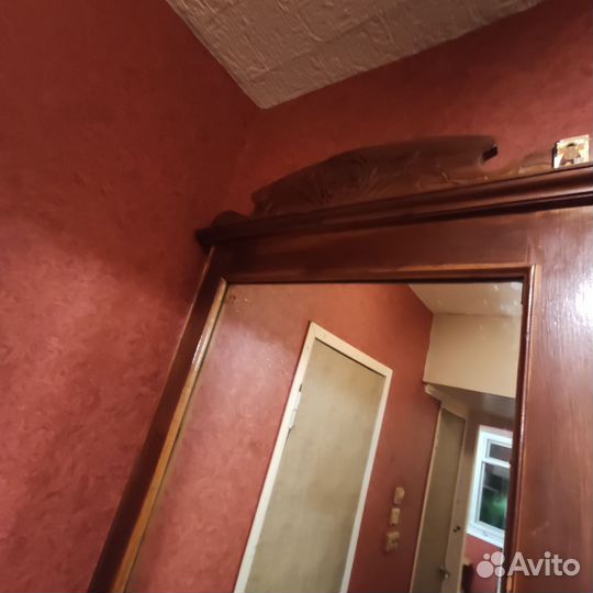 Трюмо с зеркалом старинное