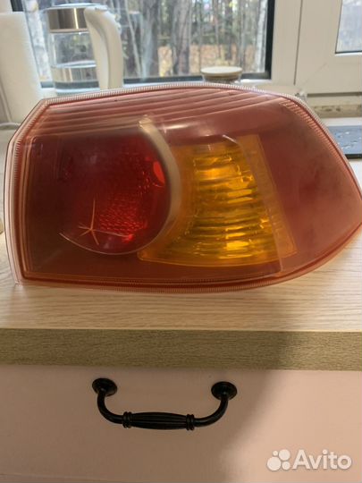 Задний фонарь правый лансер 10