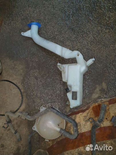 Бочек омывателя охлаждения на фабия 2010г