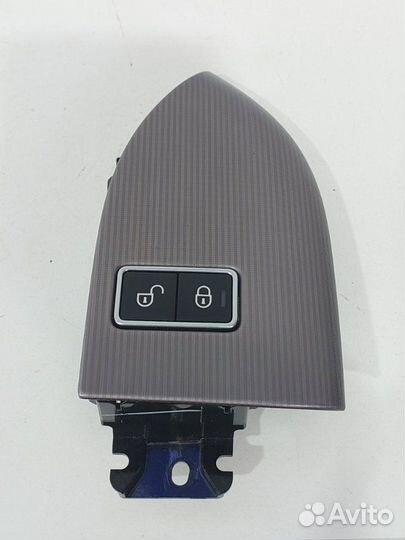 Кнопка блокировки замка пссажирская задняя левая