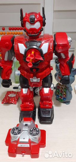 Большой робот,музыкальный,ходит