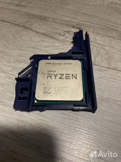 Процессор AMD Ryzen 3 2200g