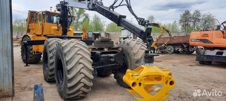 К-700А Кировец трехосный 6х6