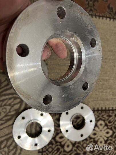 Проставки с удлиненными болтами 5х114,3 цо 66,1