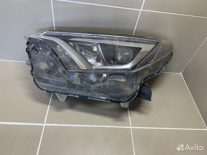 Фара передняя левая Toyota Rav4 XA40 2015