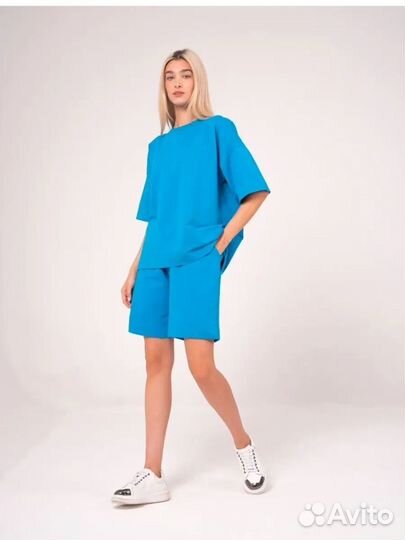 Женский спортивный костюм