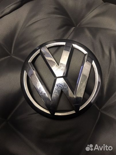 Эмблема Volkswagen Touareg 2