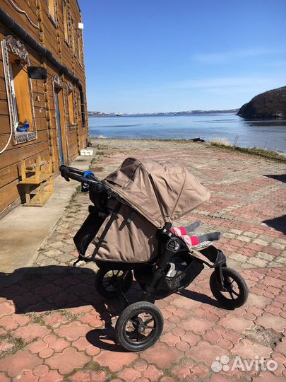 Прогулочная коляска Baby Jogger City Elite