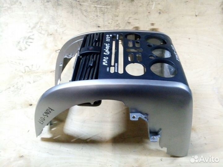 Дефлектор центральный с кнопкой авар сигнал Mitsub