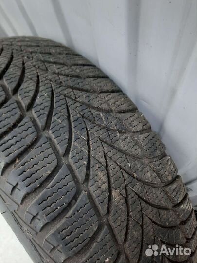 Комплект зимних колёс good year 195/65 R15