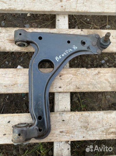 Рычаг подвески передний Opel Vectra B седан X16XEL