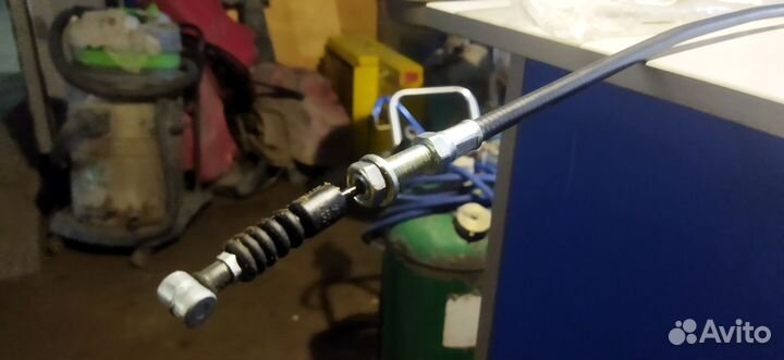 Трос стояночного тормоза hyundai Starex H-1 (07)