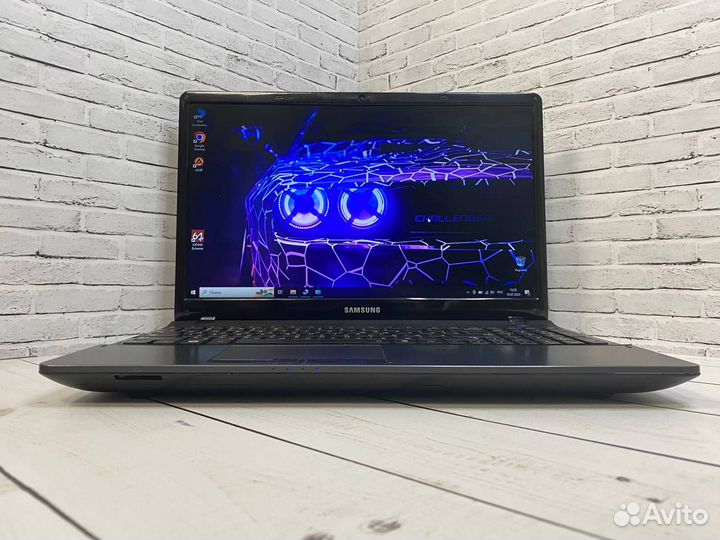 Игровой ноутбук Samsung I5/2видеокарты/8Gb/SSD+HDD