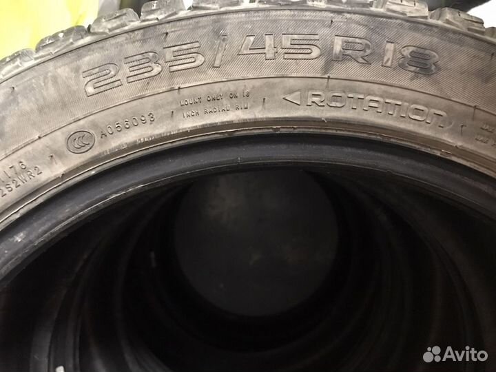 Nokian Tyres Hakkapeliitta 9 235/45 R18