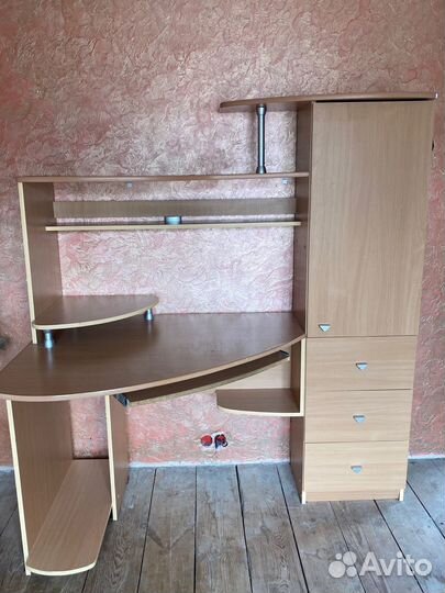 Компьютерный стол