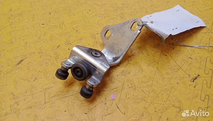 Петля двери Sprinter (901-905) /Sprinter Classic