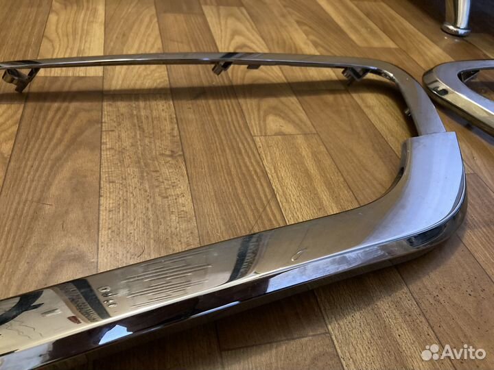 Молдинги переднего бампера LADA Vesta