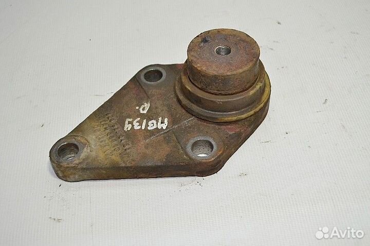 Кронштейн стабилизатора, переднего моста, верхний